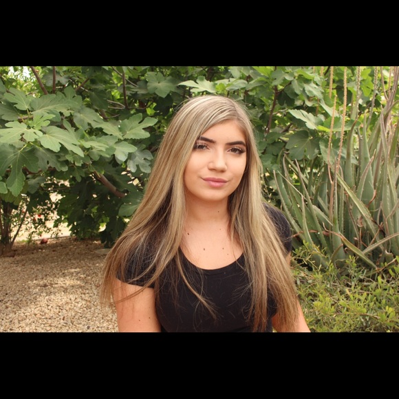 Meet your Posher, Isabelle - Picture 1 of 1